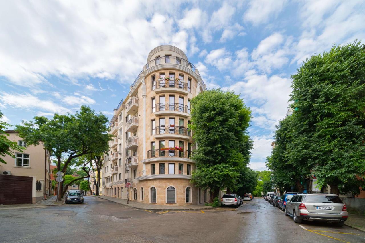 Luxury City Center Two Bedroom Apartment Close To Beach Varna Exterior photo
