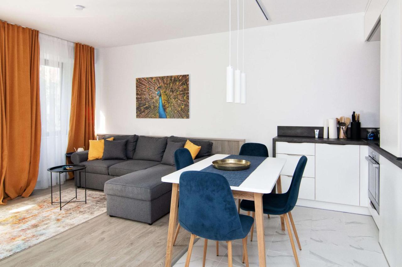 Luxury City Center Two Bedroom Apartment Close To Beach Varna Exterior photo