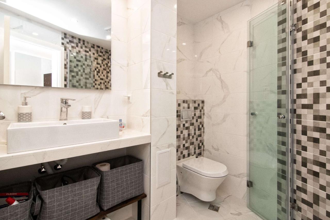 Luxury City Center Two Bedroom Apartment Close To Beach Varna Exterior photo